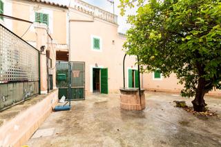 Casa  Camino lau. Autenticidad mallorquina con espacio y carácter en son sardina Casa  Camino lau. Autenticidad mallorquina con espacio y carácter en son sardina