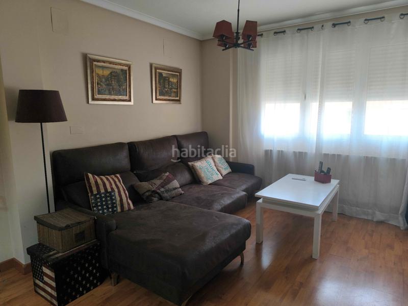 Foto 66f9e9e7-525f-4674-ad64-a6f4fe8628b2. Casa adossada amb xemeneia calefacció a Roda (La) Foto 66f9e9e7-525f-4674-ad64-a6f4fe8628b2. Casa adossada amb xemeneia calefacció a Roda (La)