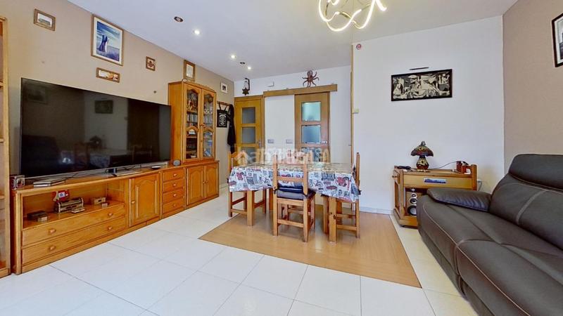 Foto a48f5f12-edf3-405d-8839-422e4cd5dece. Àtic amb calefacció a Centre-Eixample-Can Llobet Barberà del Vallès Foto a48f5f12-edf3-405d-8839-422e4cd5dece. Àtic amb calefacció a Centre-Eixample-Can Llobet Barberà del Vallès