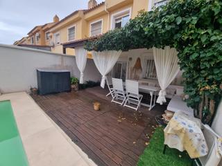 Chalet à San García. Encantador chalet con piscina! Chalet à San García. Encantador chalet con piscina!