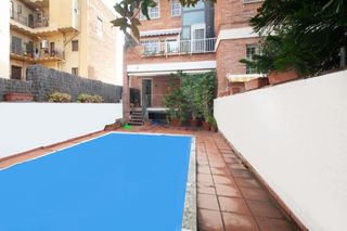 Casa adosada Sant gervasi. Con piscina privada y vistas Casa adosada Sant gervasi. Con piscina privada y vistas