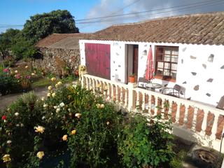 Rent Country house Calle la asomada. Casa rural canaria renovada con jardín - 2 dormitorios y 2 salon Rent Country house Calle la asomada. Casa rural canaria renovada con jardín - 2 dormitorios y 2 salon