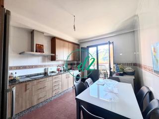 Etagenwohnung in Ribadavia. Se vende amplio piso exterior seminuevo con plaza de garaje en r Etagenwohnung in Ribadavia. Se vende amplio piso exterior seminuevo con plaza de garaje en r