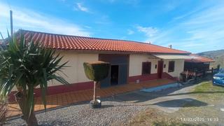 Masia a Salas. Caseria, hórreo y fincas rústicas Masia a Salas. Caseria, hórreo y fincas rústicas