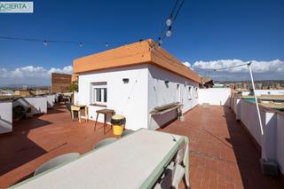 Attique à La Cruz. Descubre este exclusivo ático reformado con terraza de ensueño. Attique à La Cruz. Descubre este exclusivo ático reformado con terraza de ensueño.