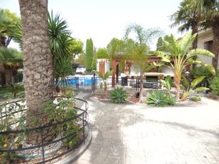 Chalet in Camí del pantanet 11. Chalet centrico con piscina Chalet in Camí del pantanet 11. Chalet centrico con piscina