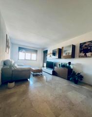 Piso en Avenida unicef 6. Piso amplio de 4 habitaciones con garaje y piscina Piso en Avenida unicef 6. Piso amplio de 4 habitaciones con garaje y piscina