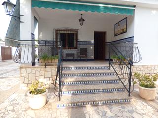 Chalet à Camí del pantanet 8. Chalet amueblado urbano Chalet à Camí del pantanet 8. Chalet amueblado urbano