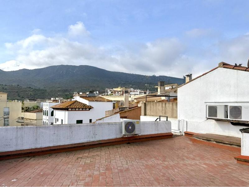 Foto cb42dade-eed7-4c80-bd1a-ade983e1a608. Pis a La Vila Llançà Foto cb42dade-eed7-4c80-bd1a-ade983e1a608. Pis a La Vila Llançà