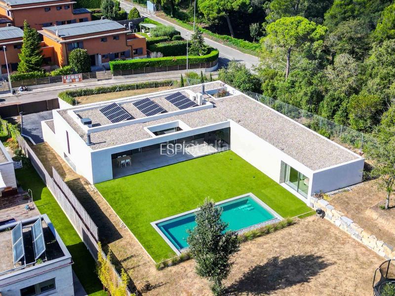 Foto e1dcccfc-dfc2-4e63-bed8-3fd437ad8316. Maison avec chauffage parking piscine dans Vallromanes Foto e1dcccfc-dfc2-4e63-bed8-3fd437ad8316. Maison avec chauffage parking piscine dans Vallromanes