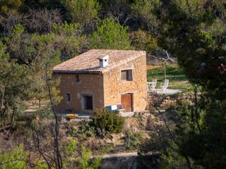 Masia a Caseres. Finca de 3,74 ha y edificación de 50m2 útiles Masia a Caseres. Finca de 3,74 ha y edificación de 50m2 útiles