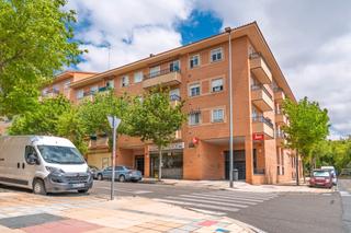Parking coche  Calle mariquelo. Plazas de garaje amplias en c/ mariquelo 9, salamanca Parking coche  Calle mariquelo. Plazas de garaje amplias en c/ mariquelo 9, salamanca