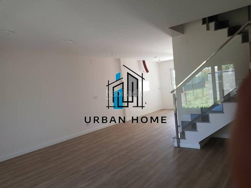 Foto c2006689-0ec1-49d0-a7d5-169a485a5b73. Casa adosada urban home vende preciosas viviendas unifamiliares adosadas en urbanización arroyo del truebano!! en Valverde de la Virgen Foto c2006689-0ec1-49d0-a7d5-169a485a5b73. Casa adosada urban home vende preciosas viviendas unifamiliares adosadas en urbanización arroyo del truebano!! en Valverde de la Virgen