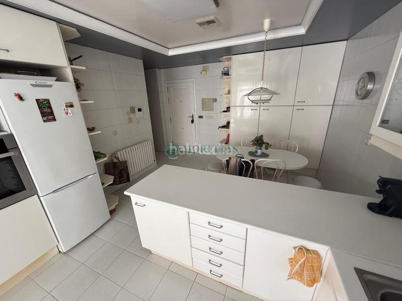 Foto 9af573f3-0eba-4c4e-871b-54285522cf47. Appartement avec chauffage parking dans Centro Ourense Foto 9af573f3-0eba-4c4e-871b-54285522cf47. Appartement avec chauffage parking dans Centro Ourense