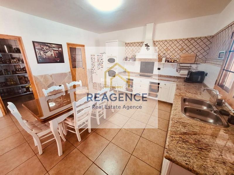 Foto 8fcfe894-320a-4169-ba13-c6b42f29c598. House with heating parking pool in El Salobre San Bartolomé de Tirajana Foto 8fcfe894-320a-4169-ba13-c6b42f29c598. House with heating parking pool in El Salobre San Bartolomé de Tirajana