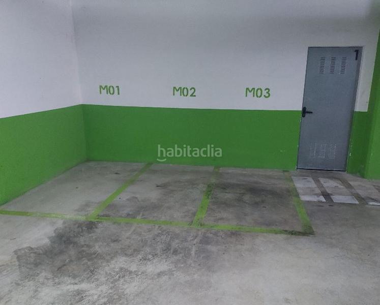 Foto d885d204-2cb2-4c85-a04d-eea6f4769254. Motorradparkplatz in calle alemania 11 in Crevillente Foto d885d204-2cb2-4c85-a04d-eea6f4769254. Motorradparkplatz in calle alemania 11 in Crevillente