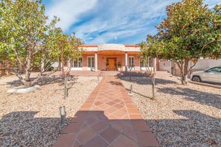 Chalet  Calle de ramón y cajal. En venta: espectacular casa independiente con jardín y piscina e Chalet  Calle de ramón y cajal. En venta: espectacular casa independiente con jardín y piscina e