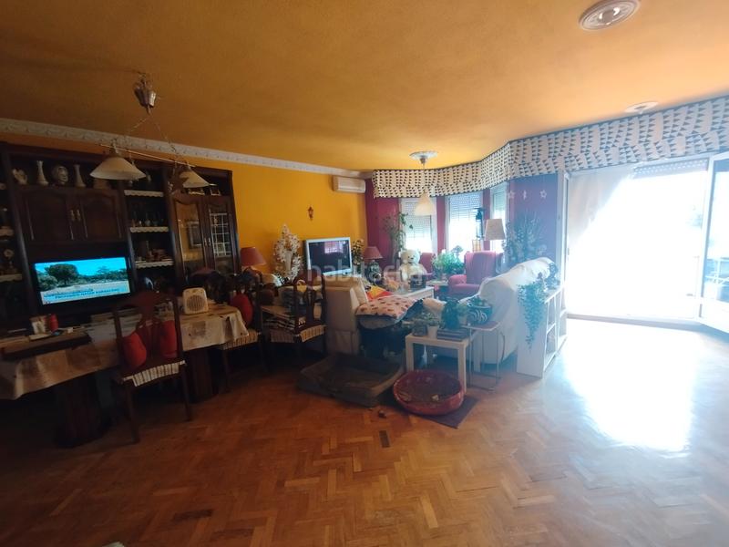 Foto ee2f9439-59e9-43a5-a4bd-677c8272fa4b. Chalet avec cheminée chauffage parking piscine dans Torrelodones Foto ee2f9439-59e9-43a5-a4bd-677c8272fa4b. Chalet avec cheminée chauffage parking piscine dans Torrelodones