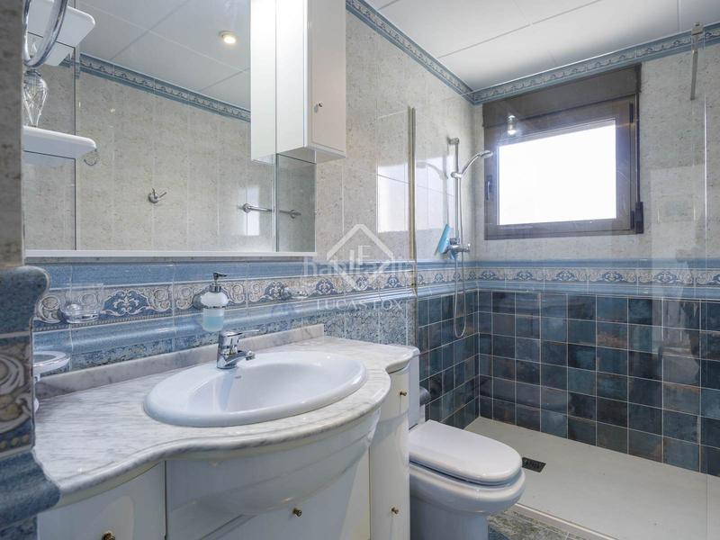 Foto e5970d13-6a04-4f55-9a7e-af748b2e7d27. Xalet amb calefacció aparcament piscina a El Faro Cullera Foto e5970d13-6a04-4f55-9a7e-af748b2e7d27. Xalet amb calefacció aparcament piscina a El Faro Cullera