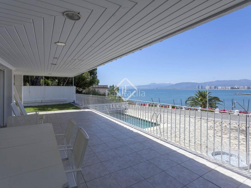 Foto 368d9fcb-d1c8-4082-9f53-9d210cbcacd2. Xalet amb calefacció aparcament piscina a El Faro Cullera Foto 368d9fcb-d1c8-4082-9f53-9d210cbcacd2. Xalet amb calefacció aparcament piscina a El Faro Cullera