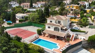 Casa  Carrer penya alta. Al entrar en la propiedad, le da la bienvenida un amplio y elega Casa  Carrer penya alta. Al entrar en la propiedad, le da la bienvenida un amplio y elega