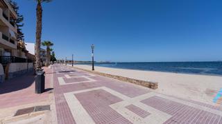 Pis Avienda de los narejos. 5 real estate presenta este apartamento de 3 dormitorios y 1 bañ Pis Avienda de los narejos. 5 real estate presenta este apartamento de 3 dormitorios y 1 bañ