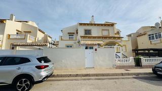 Casa adossada Calle cinta. Esta casa de tres dormitorios bellamente renovada está idealment Casa adossada Calle cinta. Esta casa de tres dormitorios bellamente renovada está idealment