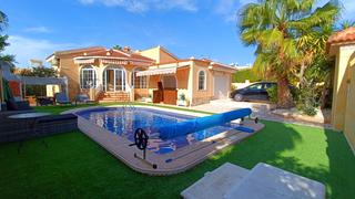 Casa  Avenida del mar. Impresionante villa independiente de 3 dormitorios y 3 baños con Casa  Avenida del mar. Impresionante villa independiente de 3 dormitorios y 3 baños con