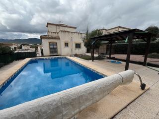 Chalet à Castalla. Hermosa villa de 4 dormitorios con piscina privada en castalla i Chalet à Castalla. Hermosa villa de 4 dormitorios con piscina privada en castalla i