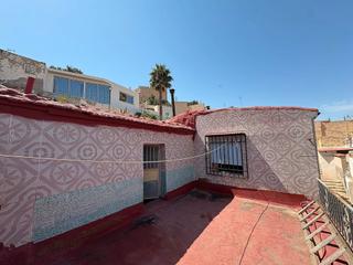 Casa adossada a Petrer. Increíble casa adosada de 4 dormitorios y 3 baños con vistas al Casa adossada a Petrer. Increíble casa adosada de 4 dormitorios y 3 baños con vistas al