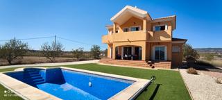 Chalet à Pinoso. Villa con piscina de 4 habitaciones en pinoso Chalet à Pinoso. Villa con piscina de 4 habitaciones en pinoso