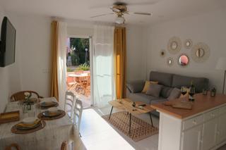 Lloguer Apartament Calle grúa 1. Apartamento en planta baja con terraza a 100 m de la playa en dé Lloguer Apartament Calle grúa 1. Apartamento en planta baja con terraza a 100 m de la playa en dé
