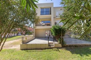 Casa  Carrer badia-gran reserva. Casa adosada a estrenar, a 100 m de la playa, 3 dormitorios, 2 b Casa  Carrer badia-gran reserva. Casa adosada a estrenar, a 100 m de la playa, 3 dormitorios, 2 b