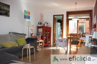 Maison Carrer dinares. A pocos metros ff.cc creu alta Maison Carrer dinares. A pocos metros ff.cc creu alta