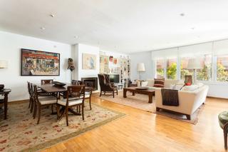 Piso  Carrer de calatrava. Elegancia, luz y confort en pleno corazón de tres torres Piso  Carrer de calatrava. Elegancia, luz y confort en pleno corazón de tres torres