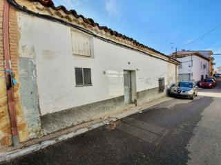Mas  Calle joaquin gonzalez 40. Casa de pueblo en casco urbano de mentrida con patio Mas  Calle joaquin gonzalez 40. Casa de pueblo en casco urbano de mentrida con patio