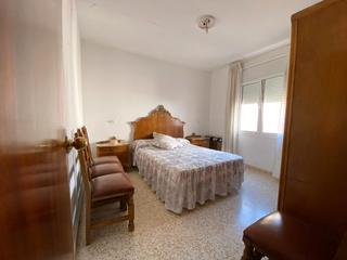 Pis  Carrer de cristòfor colom. Piso a un paso del puerto de cambrils y de la playa Pis  Carrer de cristòfor colom. Piso a un paso del puerto de cambrils y de la playa