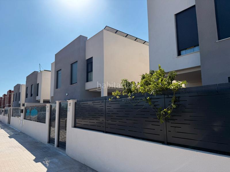 Foto eb0ad7a5-f891-46f1-ac5f-c5523b13c384. Semi detached house 145m<sup>2</sup> in avenida del barraquero 22 in Sagunt Foto eb0ad7a5-f891-46f1-ac5f-c5523b13c384. Semi detached house 145m<sup>2</sup> in avenida del barraquero 22 in Sagunt