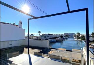 Maison à Port primer. Casa moderna a la venta con amarre en empuriabrava Maison à Port primer. Casa moderna a la venta con amarre en empuriabrava