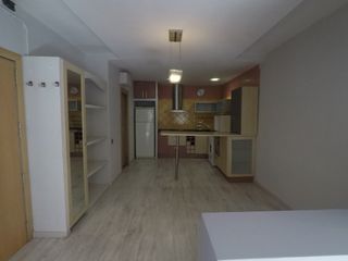 Lloguer Pis Junto calle irlanda. Bonito estudio Lloguer Pis Junto calle irlanda. Bonito estudio