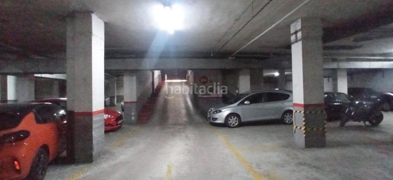 Foto cb64932c-4f80-4743-9e3a-ec83795bae80. Parking voiture dans Sant miquel Granollers Foto cb64932c-4f80-4743-9e3a-ec83795bae80. Parking voiture dans Sant miquel Granollers