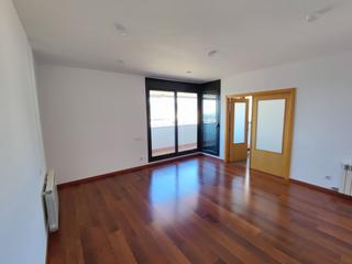 Location Appartement à Can Roca. Pisazo 3 habitaciones con terraza Location Appartement à Can Roca. Pisazo 3 habitaciones con terraza