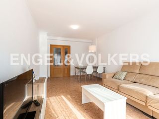 Alquiler Apartamento en Avenida de Abril-9 de Octubre. Piso en residencial para corta estancia Alquiler Apartamento en Avenida de Abril-9 de Octubre. Piso en residencial para corta estancia