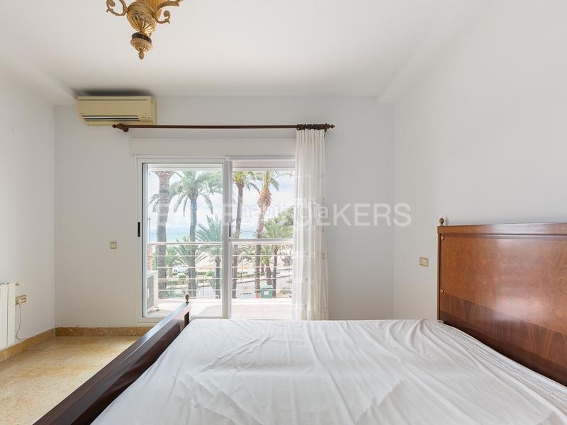 Foto fa4efdfe-a3fc-4064-937d-f9d45c6af618. Casa magnífica casa independiente frente al mar en Cullera Foto fa4efdfe-a3fc-4064-937d-f9d45c6af618. Casa magnífica casa independiente frente al mar en Cullera