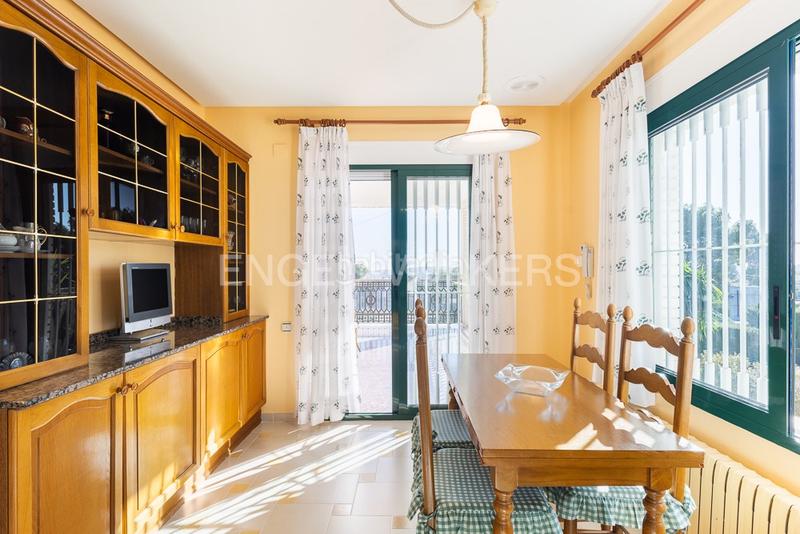 Foto 1f4ddf82-4fd1-4652-85be-c0b5ce1216e2. Rent house with heating parking pool in Cumbres de Calicanto Torrent Foto 1f4ddf82-4fd1-4652-85be-c0b5ce1216e2. Rent house with heating parking pool in Cumbres de Calicanto Torrent