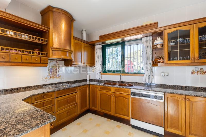 Foto 817c9025-028d-4ceb-9299-3aae427e9c16. Rent house with heating parking pool in Cumbres de Calicanto Torrent Foto 817c9025-028d-4ceb-9299-3aae427e9c16. Rent house with heating parking pool in Cumbres de Calicanto Torrent