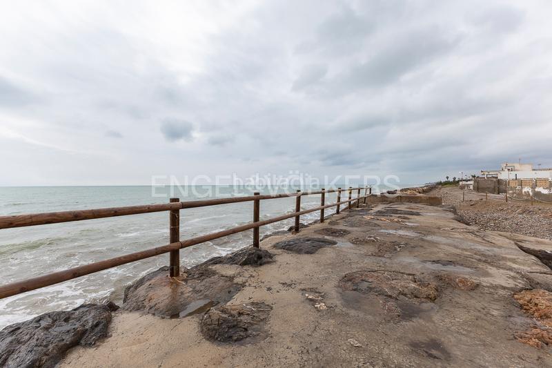 Foto 1ef518bc-c639-4470-ab7f-7159a31dce9e. Casa amb calefacció aparcament a Playa Burriana Foto 1ef518bc-c639-4470-ab7f-7159a31dce9e. Casa amb calefacció aparcament a Playa Burriana