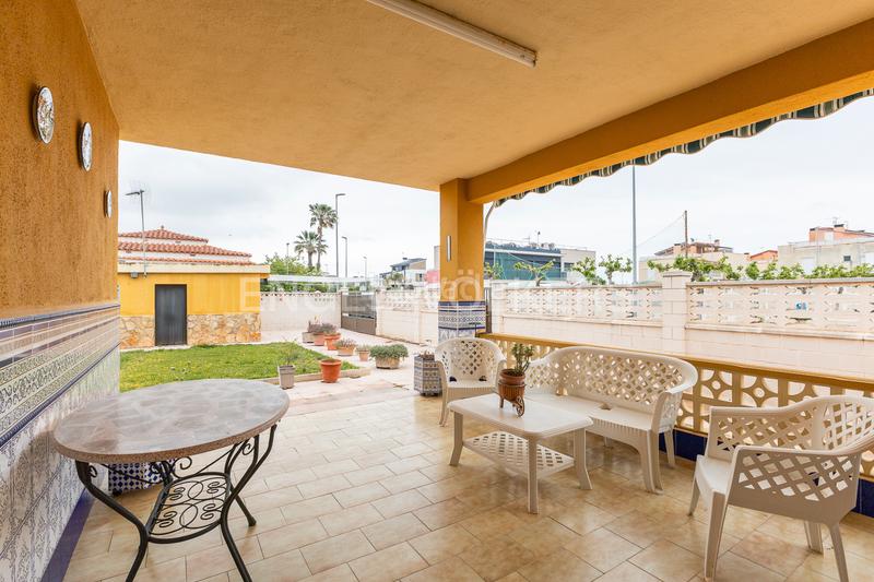Foto 1f6d8d9a-a8c4-40fd-86fe-b07a731d23ee. Casa amb calefacció aparcament a Playa Burriana Foto 1f6d8d9a-a8c4-40fd-86fe-b07a731d23ee. Casa amb calefacció aparcament a Playa Burriana