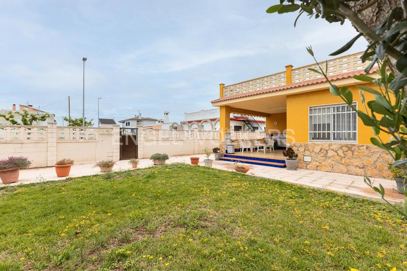 Foto b6be0a9b-3d44-4409-8a82-5954d6fcd60c. Casa amb calefacció aparcament a Playa Burriana Foto b6be0a9b-3d44-4409-8a82-5954d6fcd60c. Casa amb calefacció aparcament a Playa Burriana