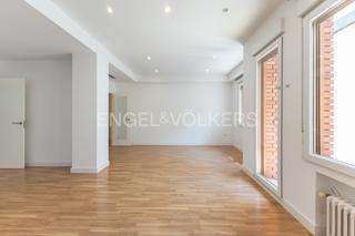 Lloguer Apartament Calle cirilo amoros. Luminosa vivienda en ubicación privilegiada Lloguer Apartament Calle cirilo amoros. Luminosa vivienda en ubicación privilegiada